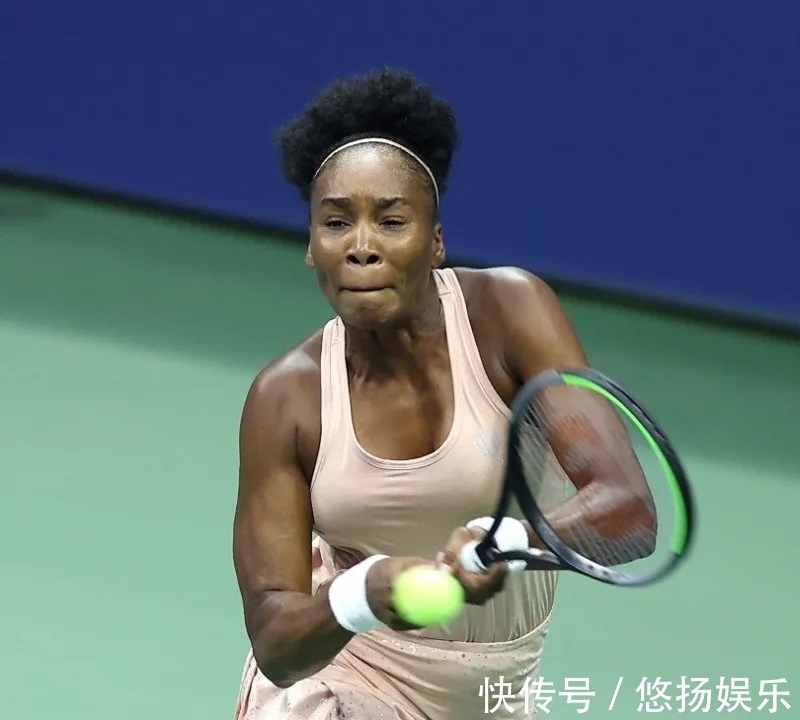 个采访中曾 个采访中曾