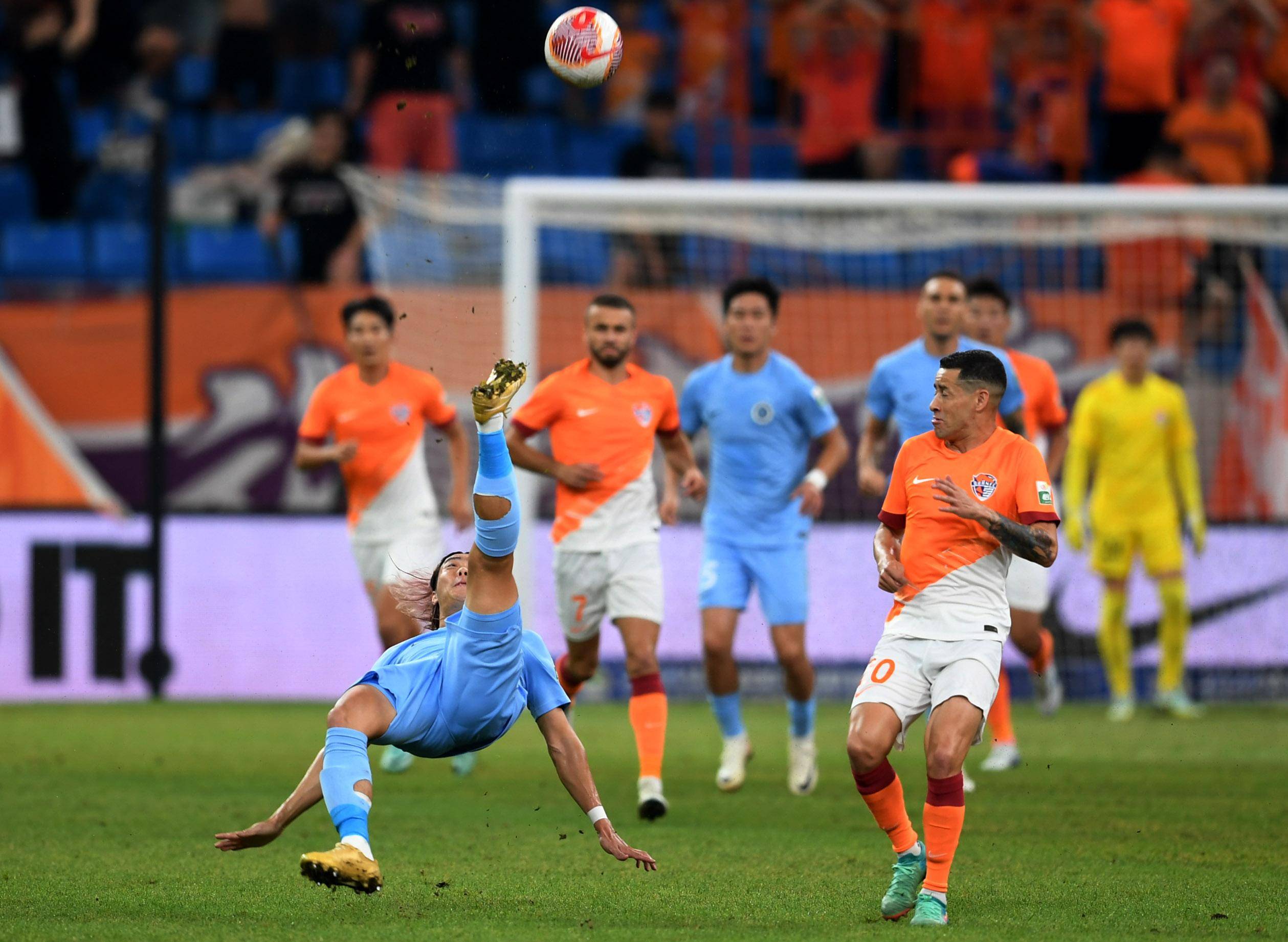 作为在英雄 作为在英雄